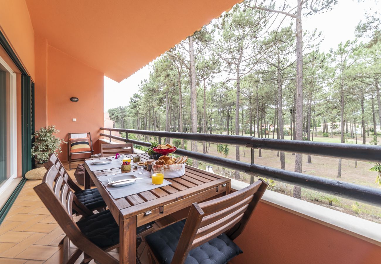 Balcón con vista a la naturaleza donde podrás disfrutar de comidas en familia.