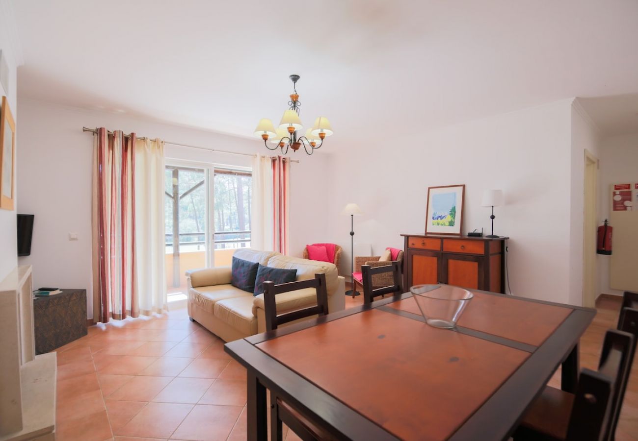 Apartamento en Aroeira - Apartment Nitin