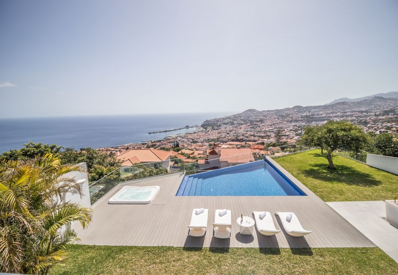 Jardin avec vue panoramique.