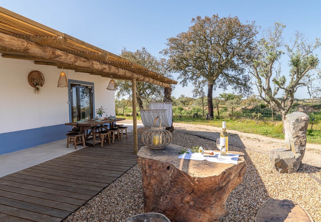 Outdoor leisure and dining space.